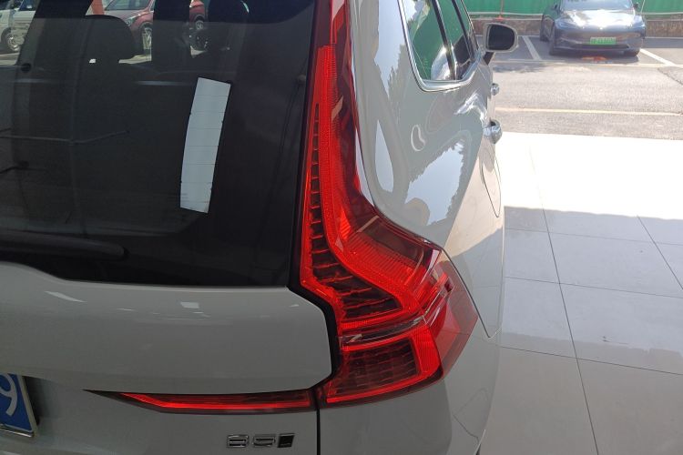 沃尔沃XC60 2023款 B5 四驱智远豪华版车身外观9