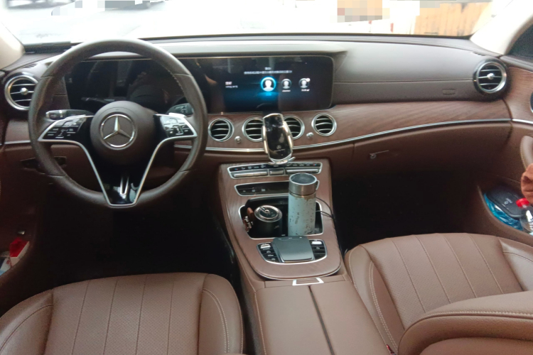 奔驰E级 2023款 E 300 L 时尚型中控内饰12