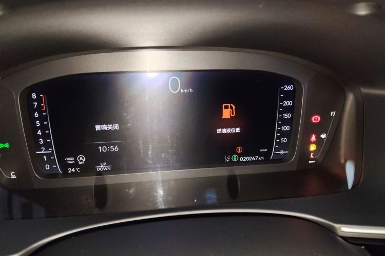 本田 思域 2023款 HATCHBACK 240TURBO 手动极劲版中控内饰14