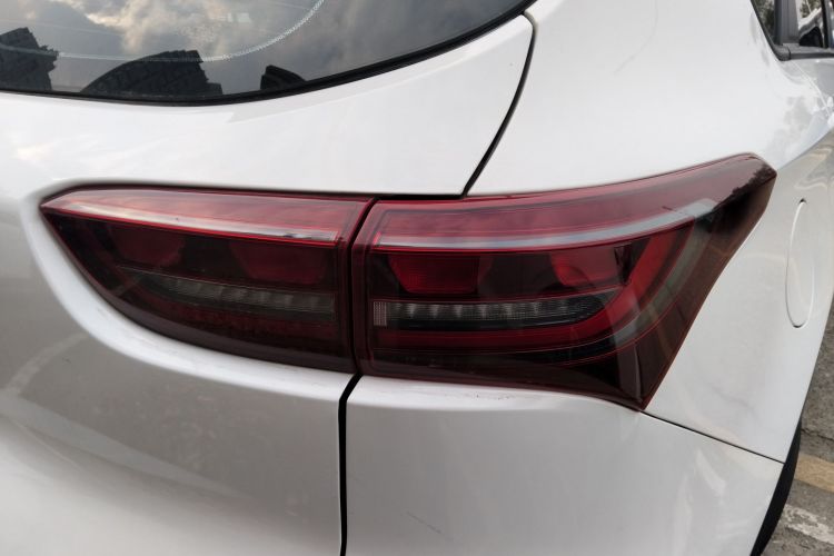 捷途X70M 2021款 1.5T DCT豪华伙伴型 5座车身外观9