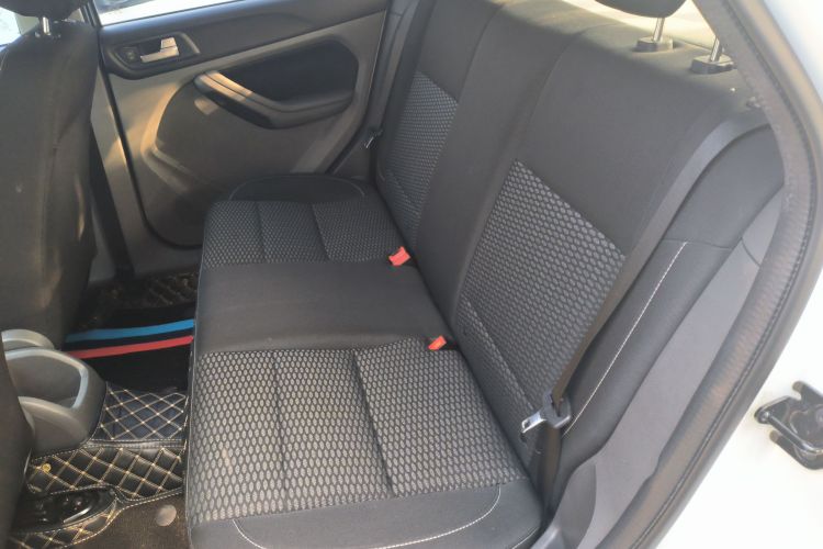 福特 福克斯 2013款 两厢经典 1.8L 自动基本型中控内饰21