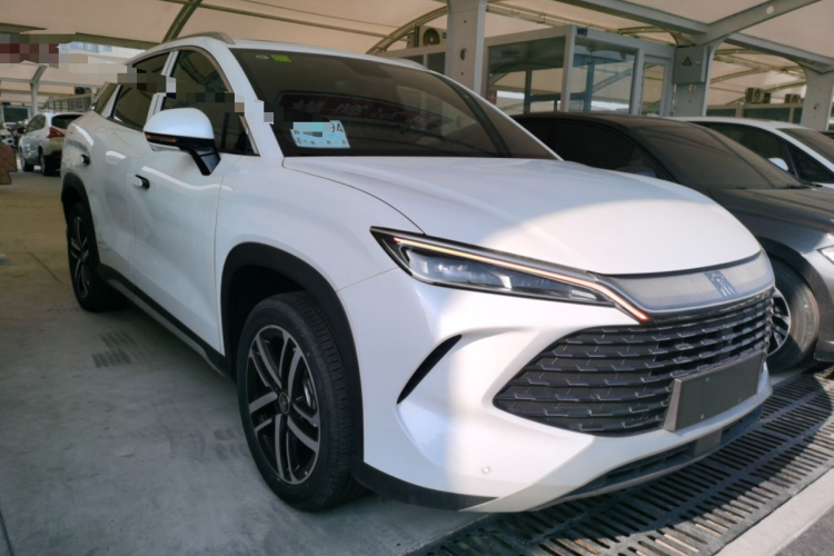 比亚迪 宋L DM-i 2024款 112km 领先型车身外观3