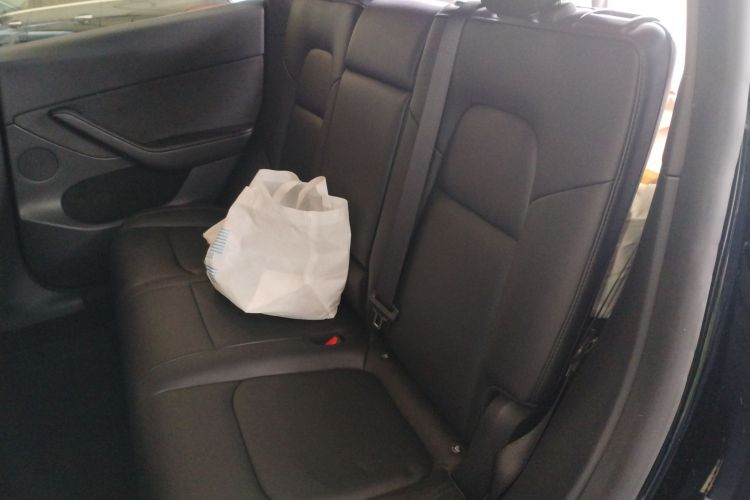 特斯拉 Model Y 2022款 后轮驱动版中控内饰7004