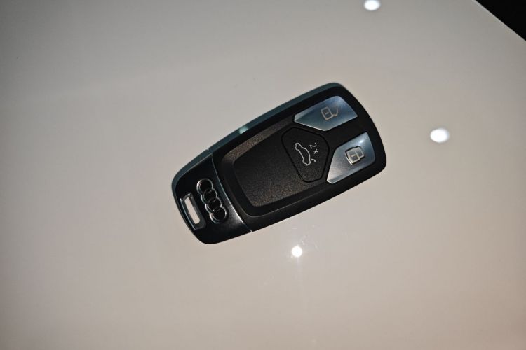 奥迪A4L 2023款 40 TFSI 时尚动感型中控内饰7001