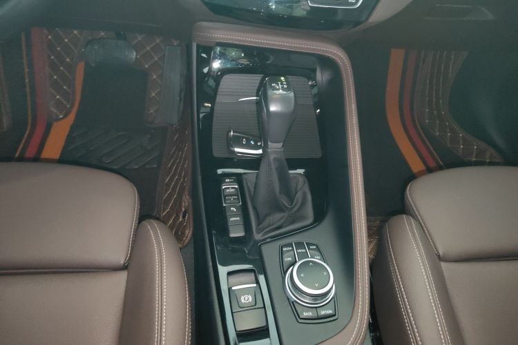 宝马X1新能源 2020款 xDrive30Le 尊享型中控内饰18