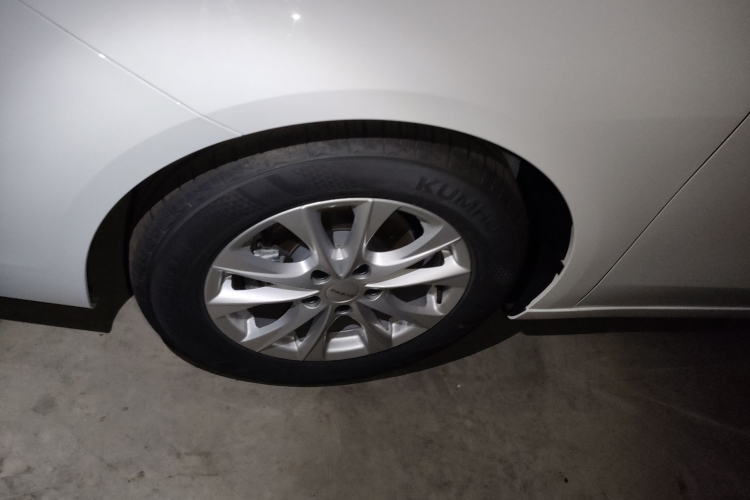 荣威i5 2023款 1.5L CVT豪华版车身外观6007