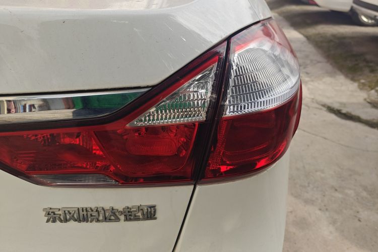 起亚K3 2016款 1.6L 手动GLS车身外观9