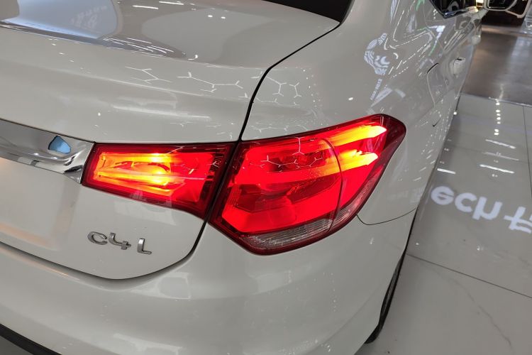 雪铁龙C4L 2015款 1.2T 自动豪华版车身外观6006