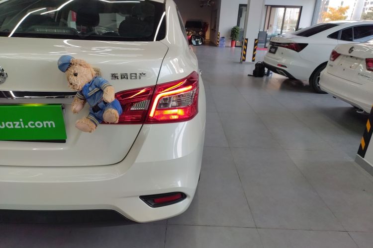 日产 轩逸 2022款 经典 1.6XE CVT舒适版车身外观9