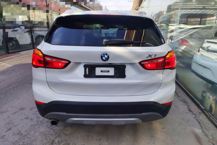 宝马X1 2018款 sDrive18Li 尊享型车身外观6