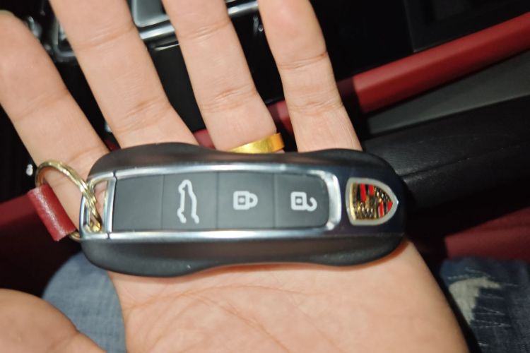 保时捷 2023款 Cayenne 3.0T 铂金版中控内饰7001