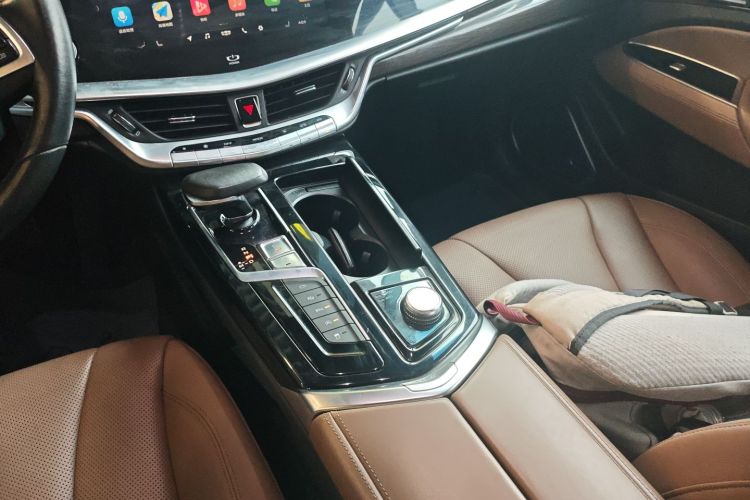 吉利汽车 博瑞 2018款 1.5T MHEV 耀尊版中控内饰18