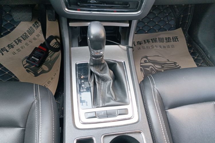 荣威i6 2017款 20T 自动旗舰版中控内饰18