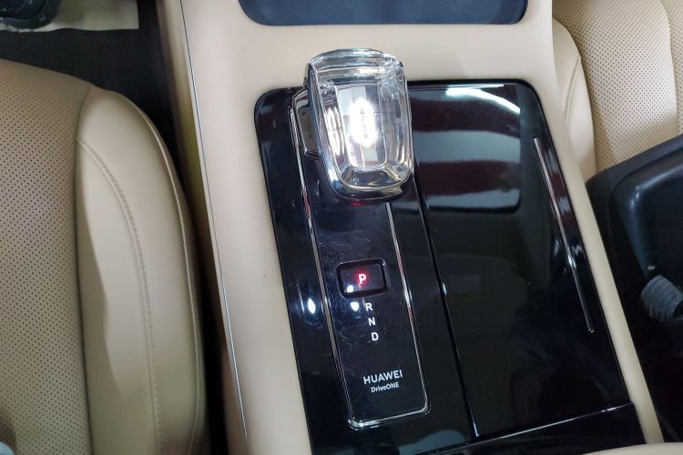 鸿蒙智行 问界M7 2024款 1.5T 智驾四驱Max版 6座局部细节18