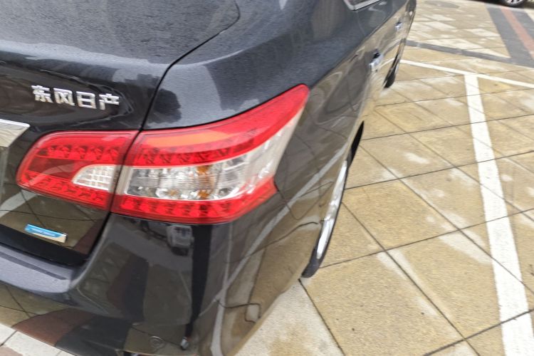 日产 轩逸 2012款 1.6XL 手动豪华版车身外观9