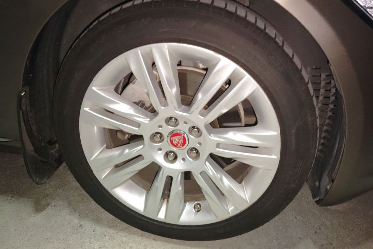 捷豹XFL 2017款 XFL 2.0T 240PS 奢华版车身外观6007