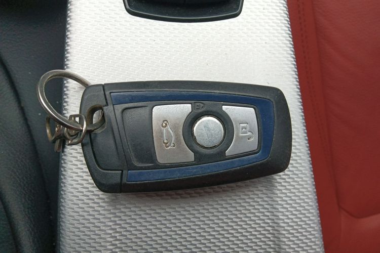 宝马3系 2019款 320i M运动套装中控内饰11