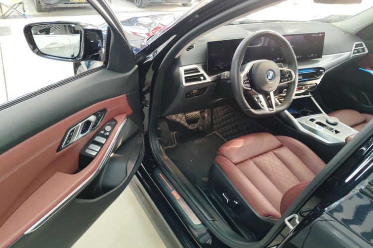 宝马i3 2025款 eDrive 40 L 曜夜套装中控内饰20