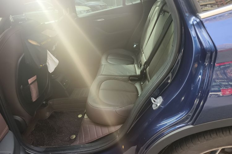 宝马X1 2019款 sDrive18Li 尊享型中控内饰21