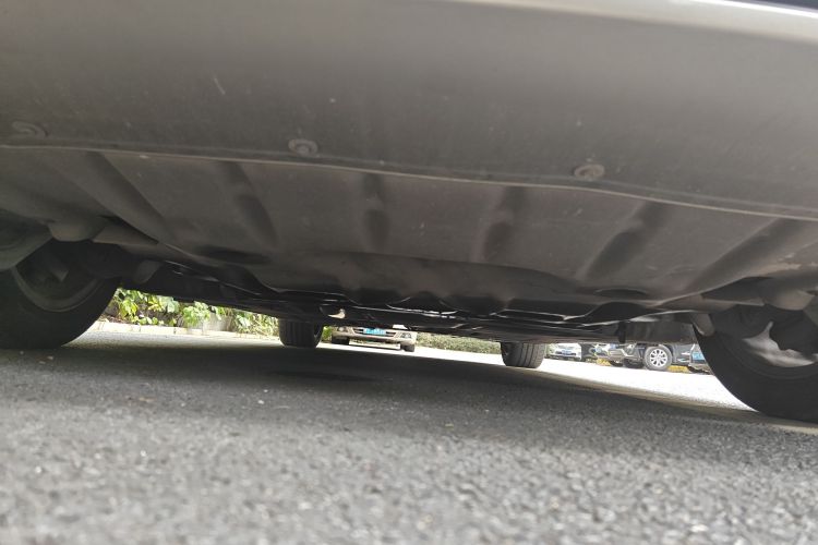 宝马5系 2014款 525Li 豪华设计套装局部细节9008