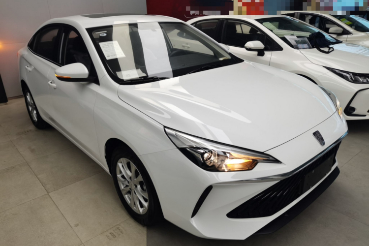 荣威i5 2023款 1.5L CVT豪华版车身外观3