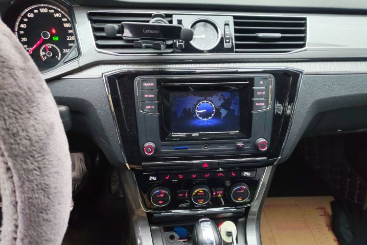 大众 帕萨特 2016款 280TSI DSG尊荣版中控内饰16