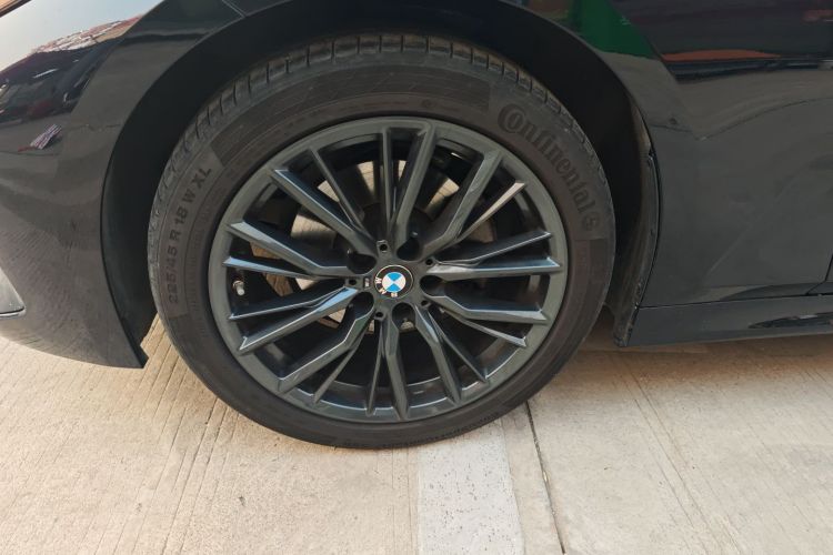 宝马3系 2023款 325Li M运动曜夜套装车身外观6005