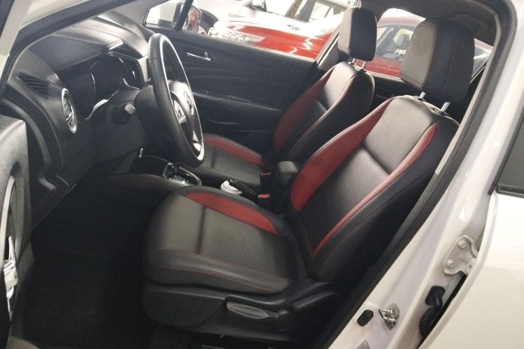 长安CS15 2016款 1.5L 自动豪华版中控内饰19