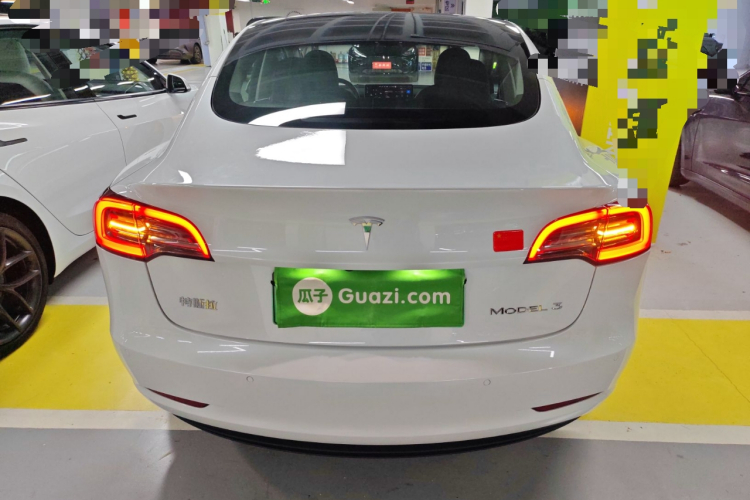 特斯拉 Model 3 2022款 后轮驱动版车身外观6