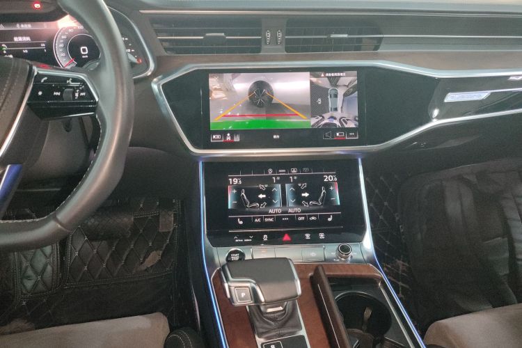奥迪A6L 2023款 45 TFSI quattro 尊享动感型中控内饰16