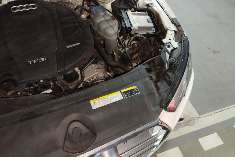 奥迪A4L 2019款 40 TFSI 时尚型 国VI局部细节9007