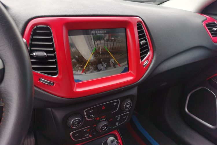 Jeep 指南者 2017款 200T 自动家享版局部细节16