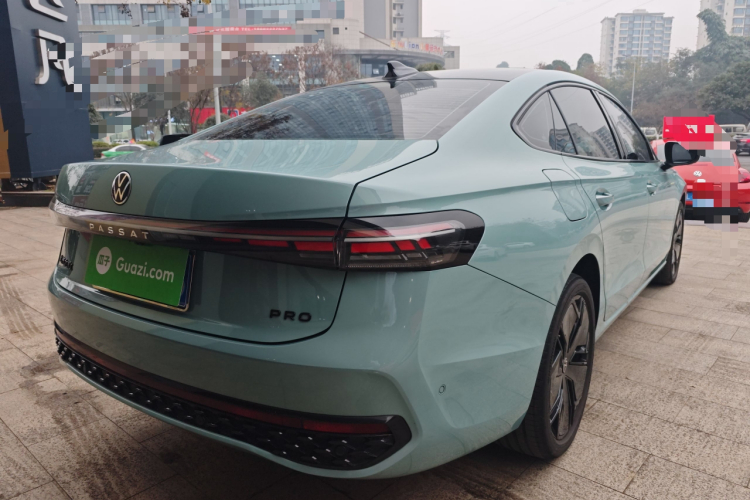 大众 帕萨特 2025款 Pro 380TSI 星空龙尊版车身外观7