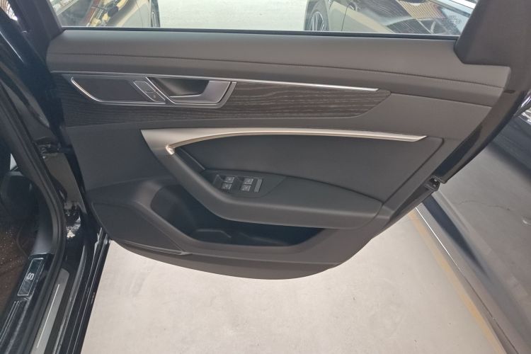 奥迪A6L 2024款 45 TFSI quattro 臻选动感型中控内饰45