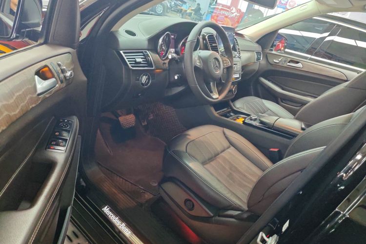 奔驰GLE 2018款 GLE 400 4MATIC 臻藏版中控内饰20