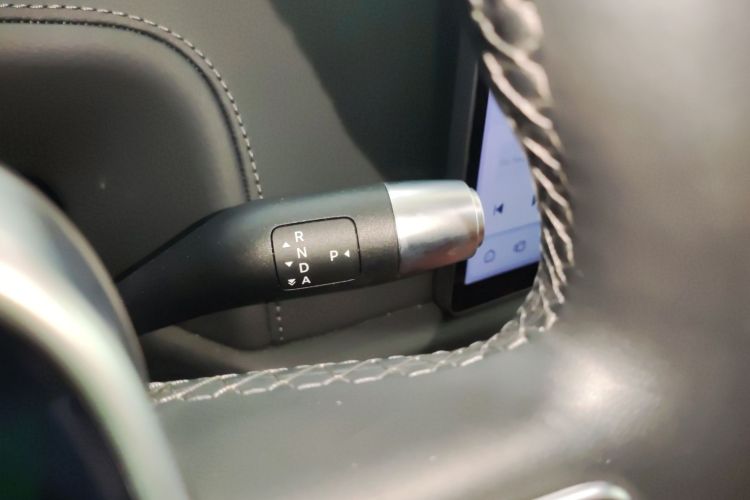 理想汽车 理想L7 2023款 Air中控内饰18