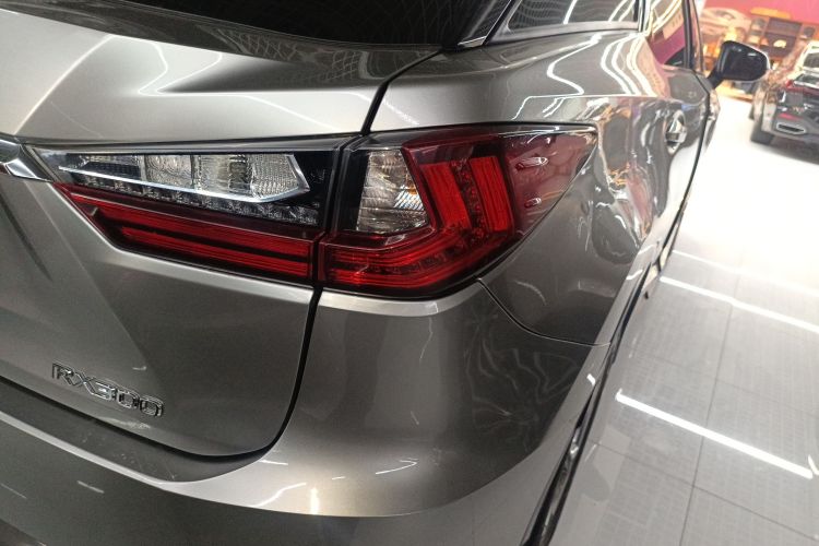 雷克萨斯RX 2016款 300 两驱舒适版 国VI车身外观9