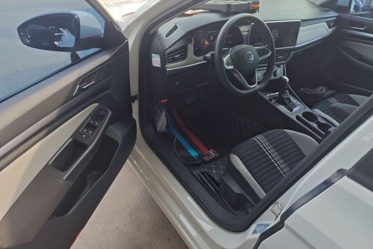 大众 宝来 2023款 200TSI DSG畅行版中控内饰20