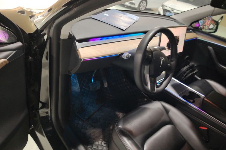 特斯拉 Model Y 2022款 后轮驱动版中控内饰20