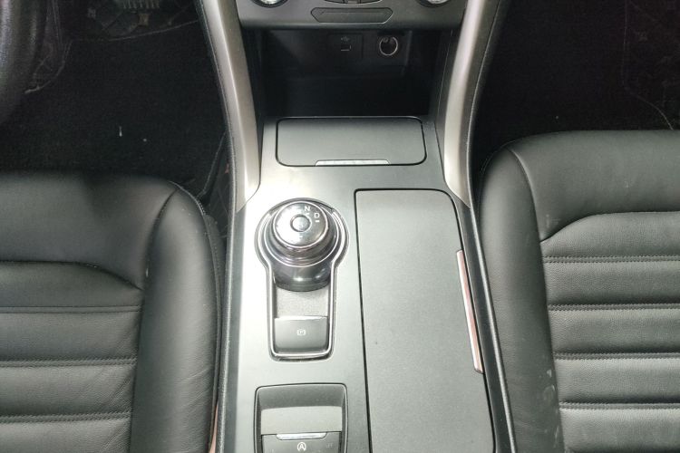 福特 蒙迪欧 2017款 改款 EcoBoost 180 时尚型局部细节18