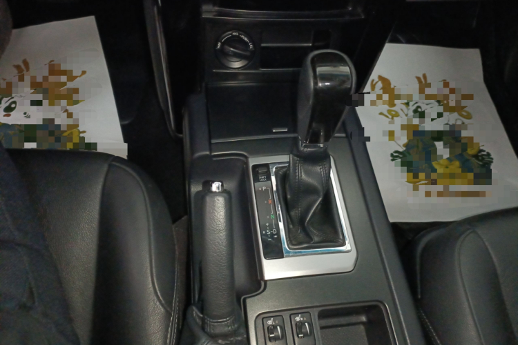 丰田 普拉多 2016款 2.7L 自动标准版中控内饰18