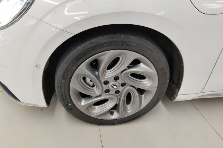 欧拉闪电猫 2022款 555km 尊贵版车身外观6007