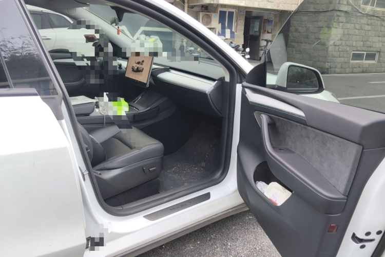 特斯拉 Model Y 2023款 后轮驱动版局部细节9005