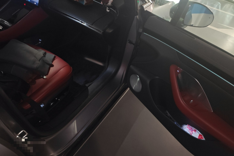 鸿蒙智行 智界S7 2024款 Max 后驱长航智驾版局部细节9005