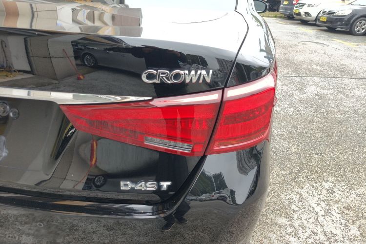 丰田 皇冠 2018款 2.0T 运动版车身外观9