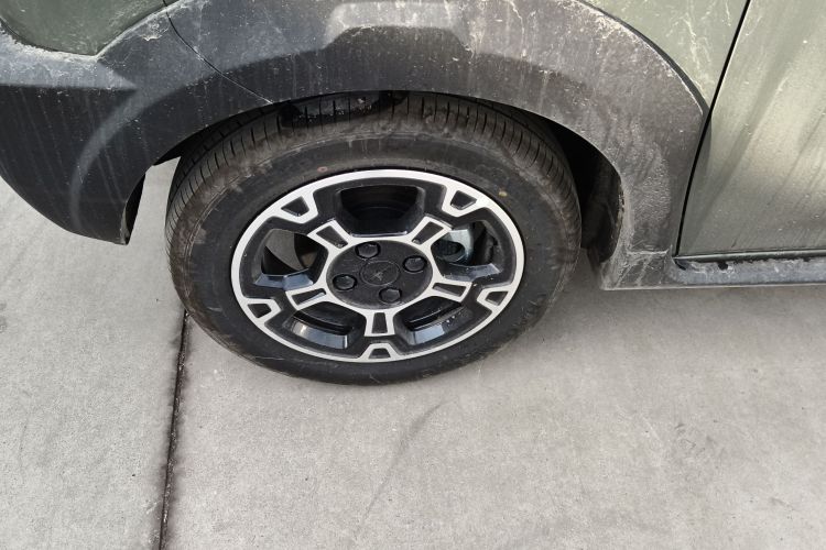 吉利银河 2025款 210km 熊猫骑士车身外观6007