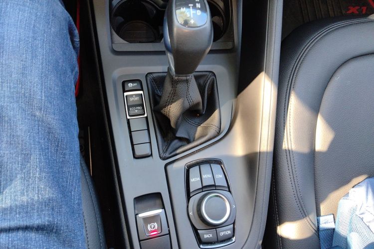 宝马X1 2018款 sDrive20Li 领先型中控内饰18