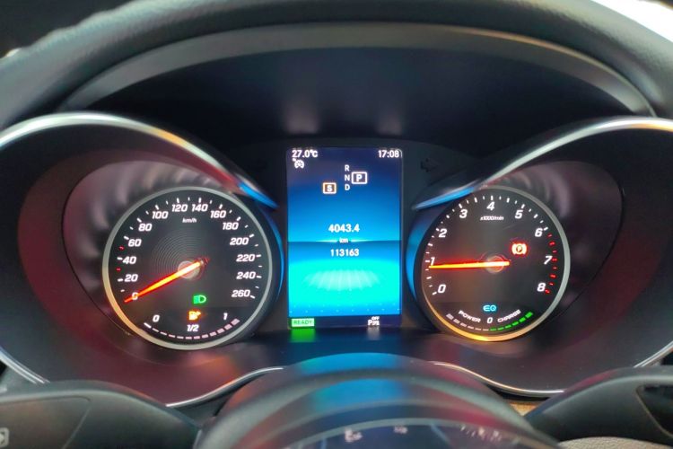 奔驰C级 2019款 C 260 运动版中控内饰14