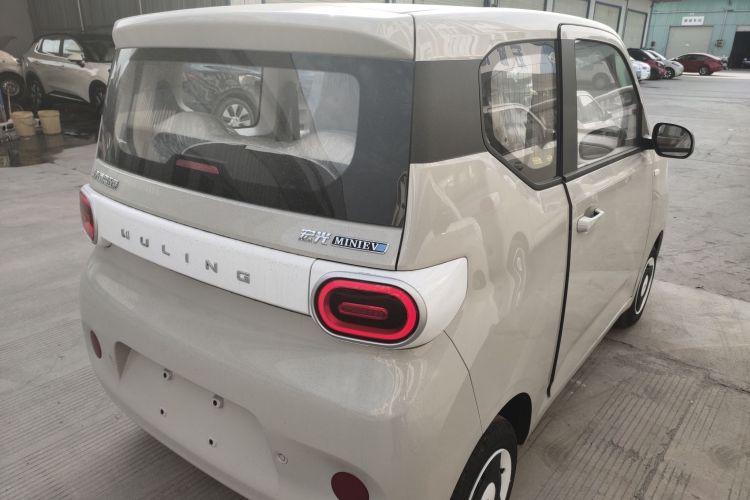 五菱汽车 宏光MINIEV 2024款 第三代 215km 青春版车身外观7