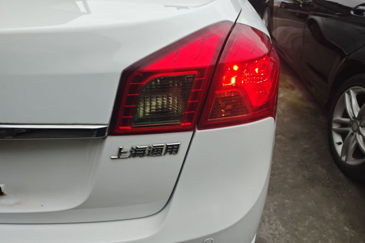 别克 凯越 2013款 1.5L 自动经典型车身外观9